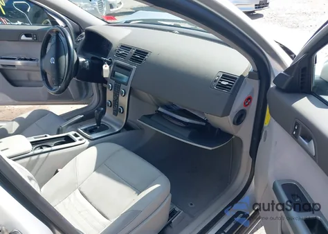 2008 Volvo V50 2.4I z USA, uszkodzony, nr VIN YV1MW382082407124